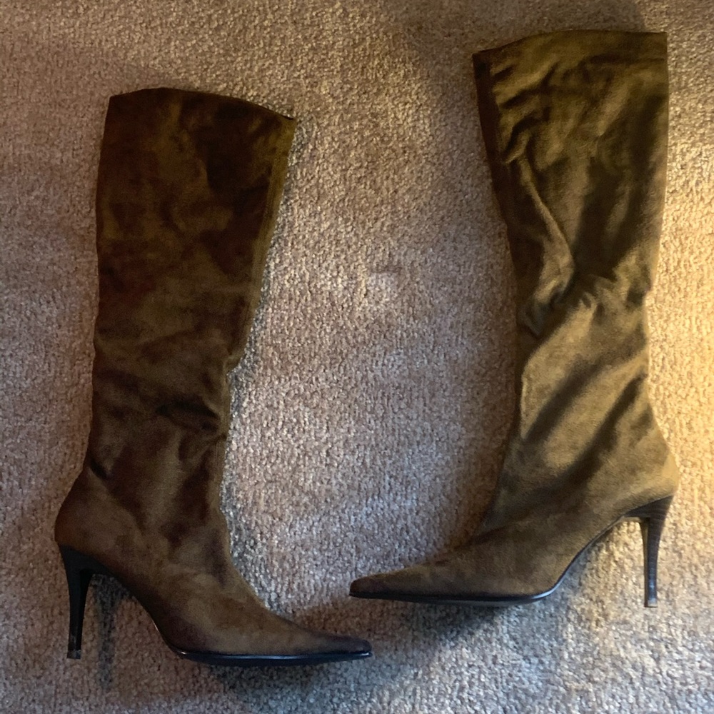 Green suede knee boots